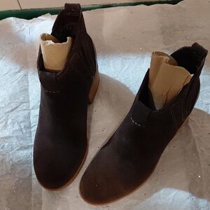 Clarks Rich Brown Ankle Boots